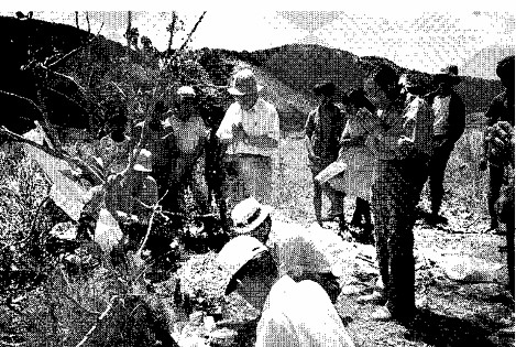 プンカン陣地跡での慰霊供養(昭和62年)