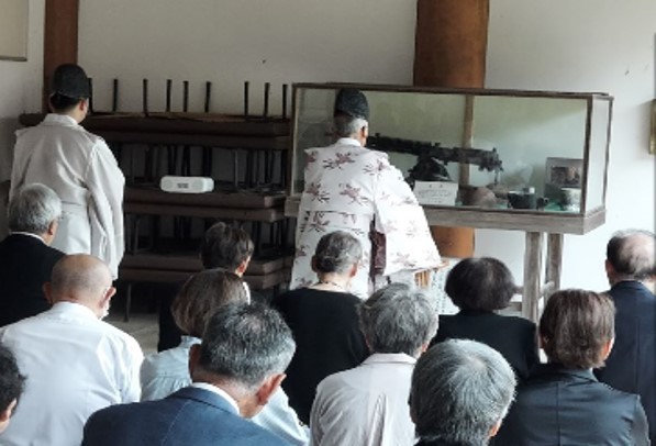 バレテ戦遺品前にて