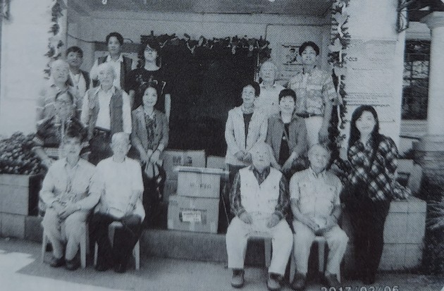 サンタフェ役場で学用品贈呈