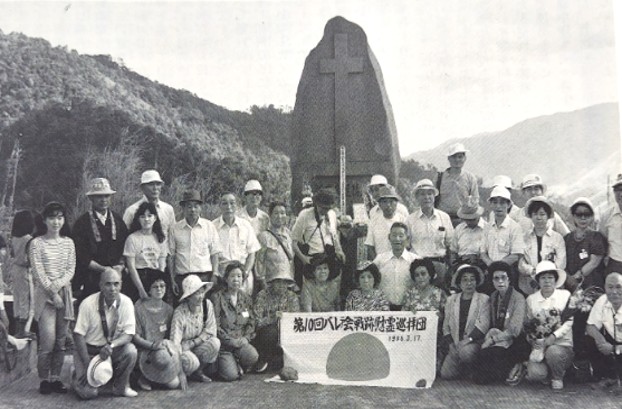 バレテ峠追悼碑前にて