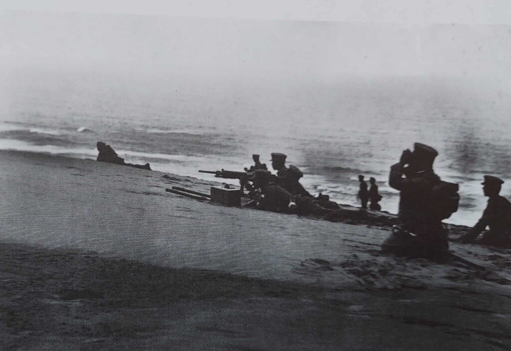 砂丘での軍事訓練（「鳥取因幡の１００年」より）